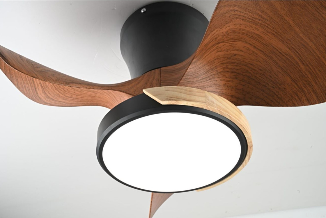 Wholesale factory Stylish Wooden Design Ceiling Fan 52 Inch White Solar Ceiling Fan With Light